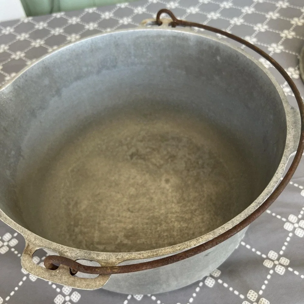 Super Maid Supreme Aluminum Dutch Oven Roaster 12
